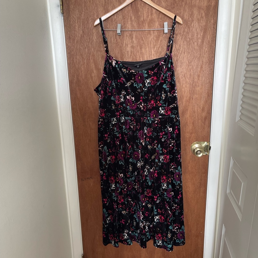 Torrid SKATER MIDI DRESS - VELVET FLORAL BLACK 5